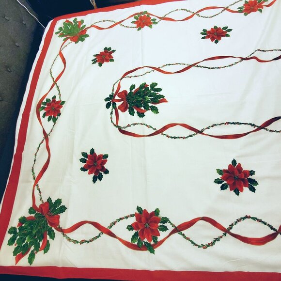 Christmas Holiday Tablecloth With Poinsettia Design 102" X 60" White and Red - Picture 7 of 8